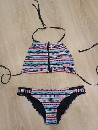 Farebné plavky so šnurovaním, m