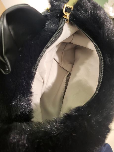 Kožušinková kabelka-čierna, 