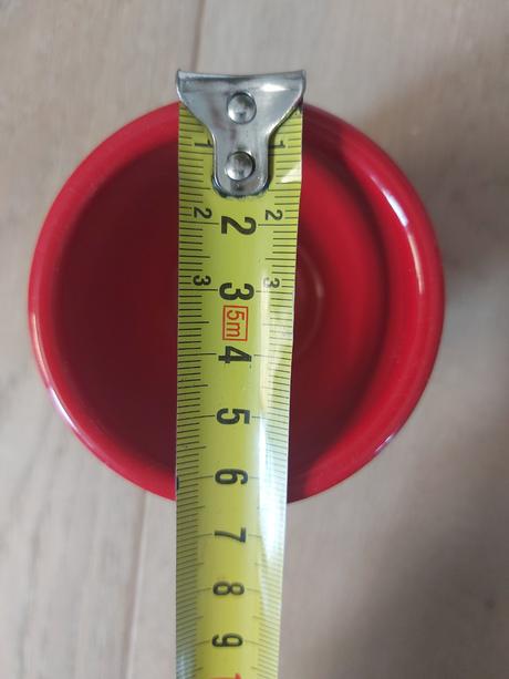 Malý keramický kvetinač,