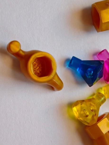 Lego truhlica, diamanty a aladinova lampa,