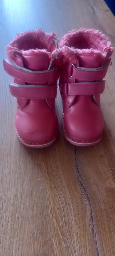 Dievčenské čižmy, 22