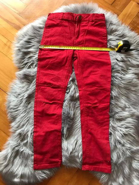 Červené rifľové nohavice, 128