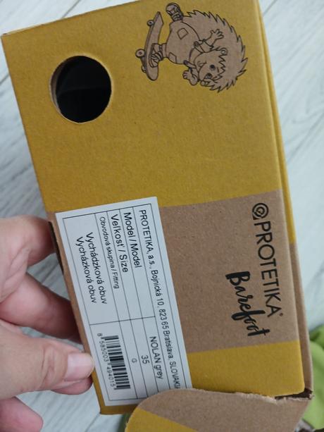 Nove barefoot tenisky, protetika,35
