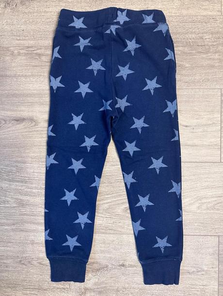 Tepláky z hviezdičkami, next,122