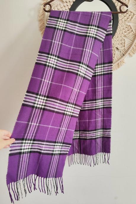 Karovaný šál, stradivarius