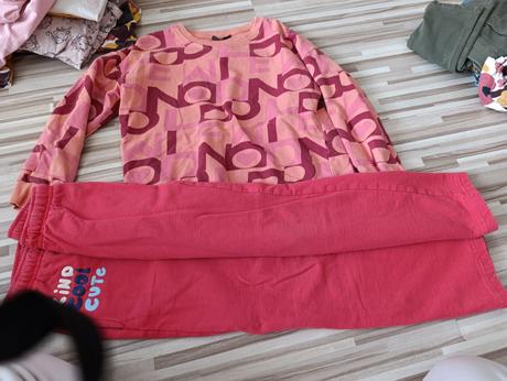 Balík oblečenia veľkosť 134, 122–134