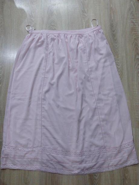 Dámska sukňa, 48