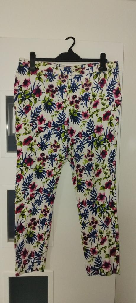 Kvietkované nohavice, f&f,42