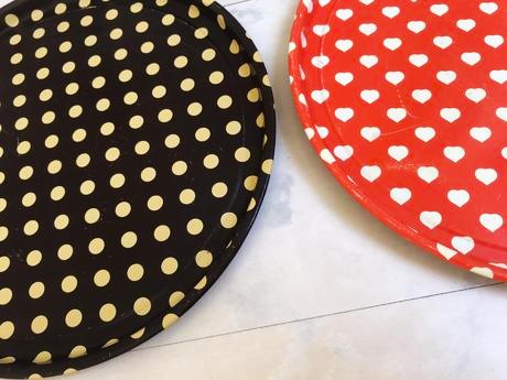 Plechové staré tácky 2 ks, 