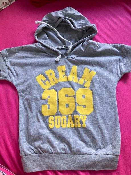 Tricko s kapucnou, 110