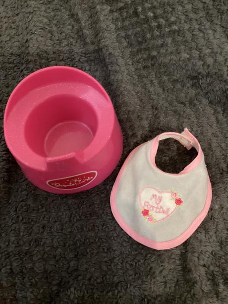 Nočník a podbradnik pre bábiku,