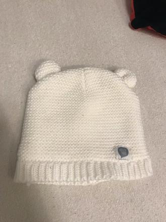 Kremova ciapka s uskami 6-12 mesiacov, primark,68