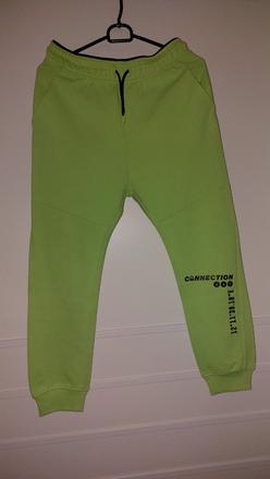 Nové teplaky, benetton,158