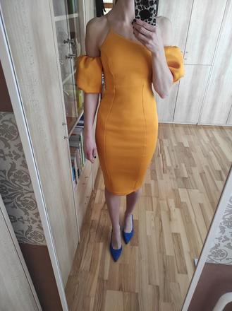 Oranžové šaty s krátkymi puf rukávmi, s