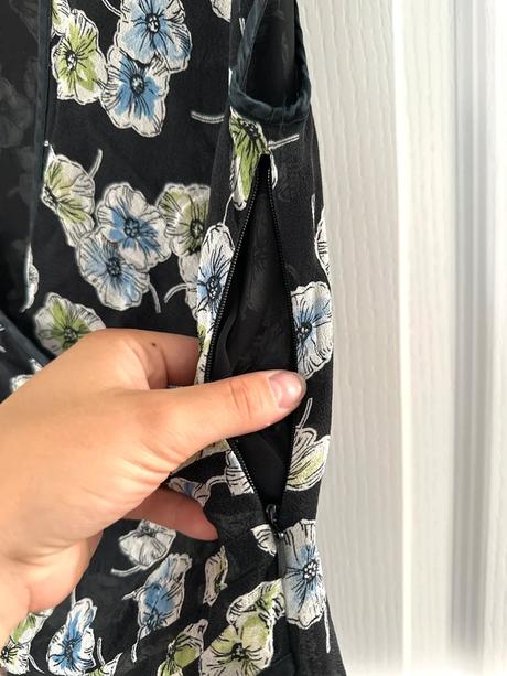 Elegantná hodvábna blúzka s kvetmi nine west, s
