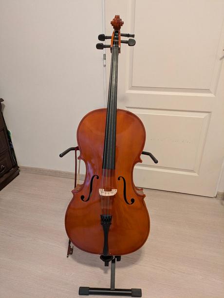 Violončelo 3/4 so stojanom,