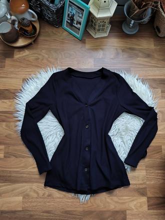 Dámsky čierny vrubkovany svetrík, l