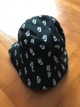 Nike čierny klobúk - obojstanný, nike
