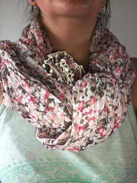 Kvietkovaná šatka, takko