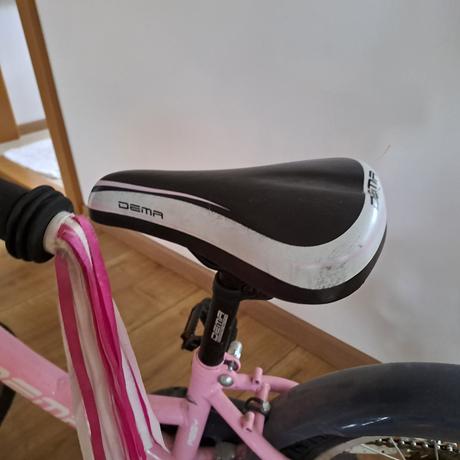 Detský bicykel a prilba, dema,16