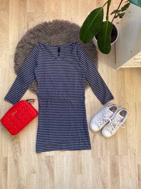 Modre pruhované tričko, house,s