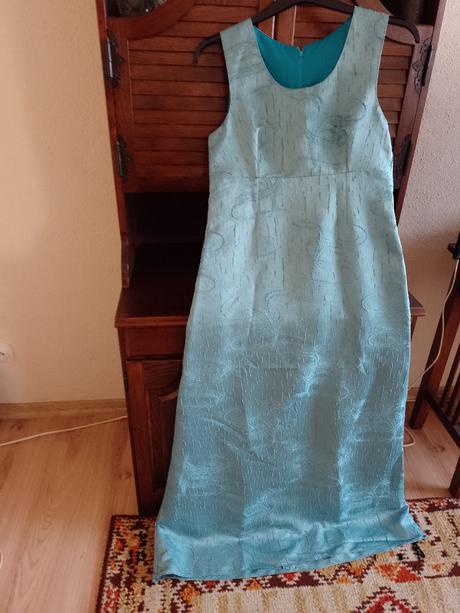 Šaty spoločenské, l