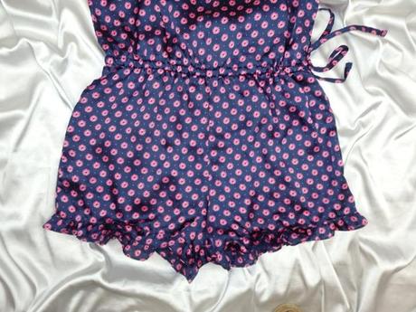 Forever 21 saténový overal, 42