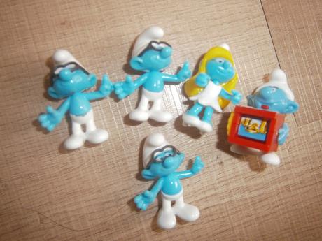 Kinder hračky(cena za ks), 