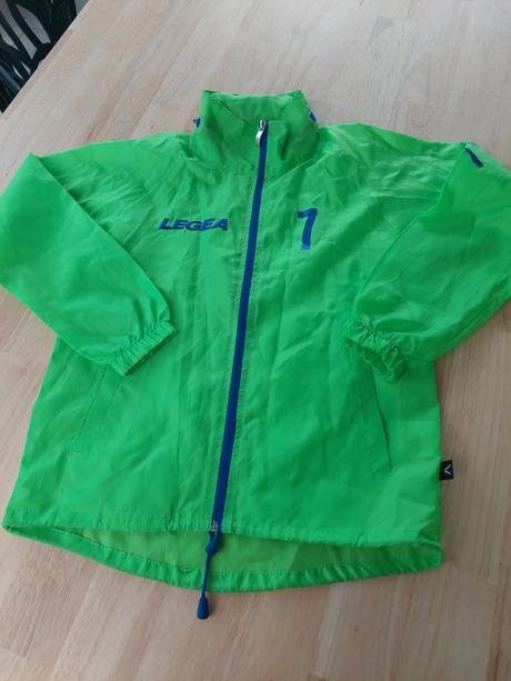 Bunda do dažďa, 146