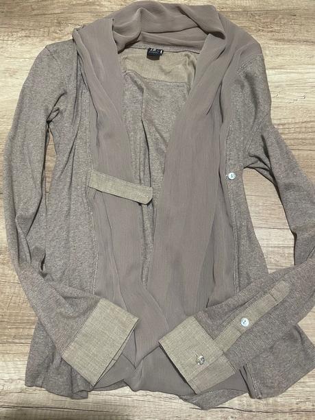 Dámsky svetrík, 40