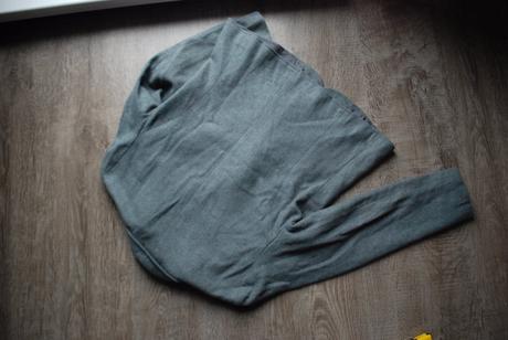 Hrubší kostým, 38