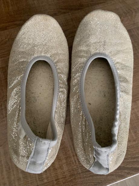 Zlaté cvičky, capačky, piškóty, 35