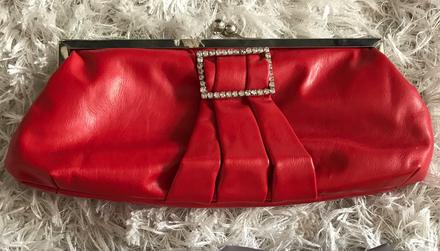 Cervena spolocenska kabelka,