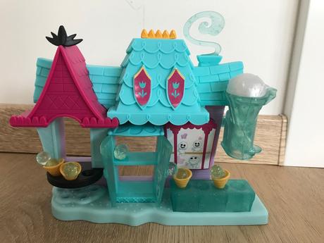 Frozen zmrzlinový stánok, 