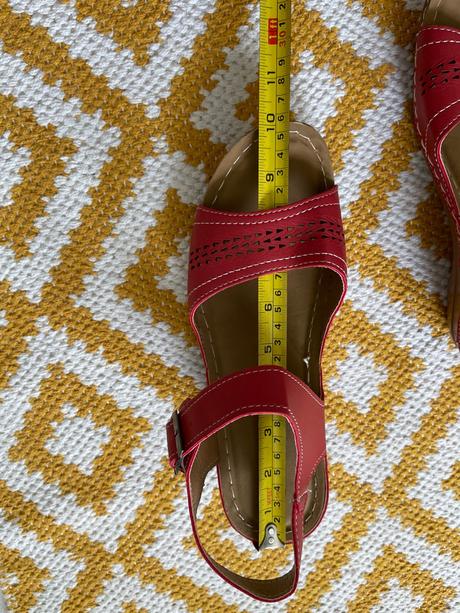 Sandáliky na podpätku, 40