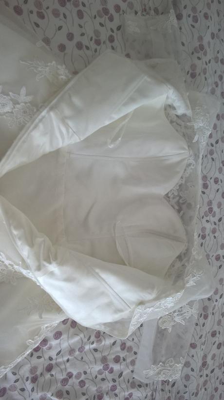 Svadobné šaty s čipkou v midi dĺžke, 42