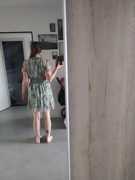 Koktailove šaty vila, 42