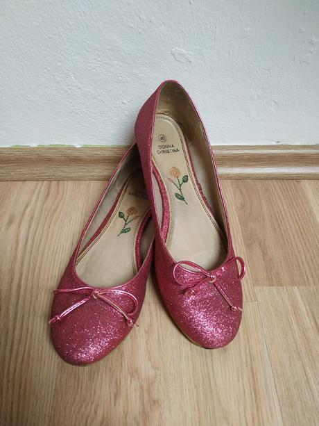 Trblietavé baleríny, 40