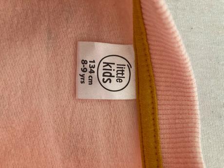 Mix dievčenského oblečenia veľkosti od 122 do 152, 122–134