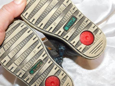 Kvalitne kožene topanky,na boku zips, bama,21