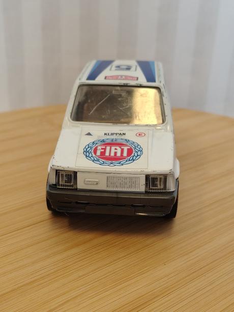 Retro model bburago fiat panda 45 rally 1983, 1/24,