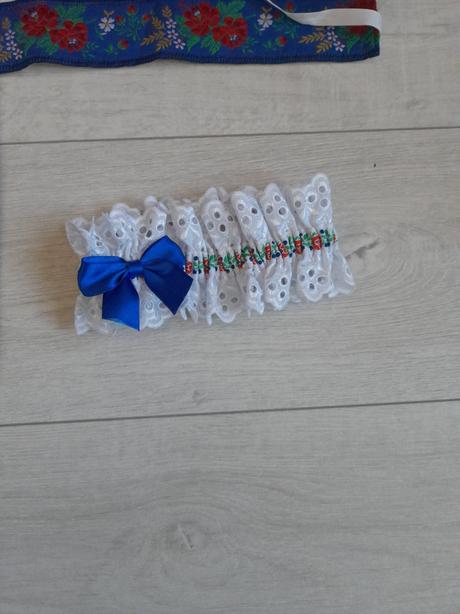 Podväzok a opasok s ľudovým motívom, 