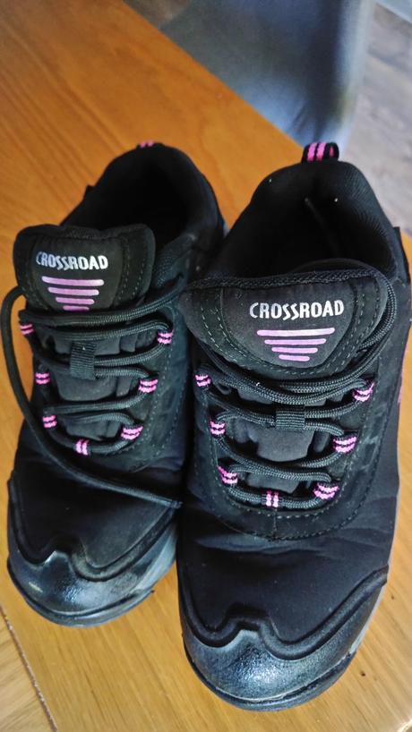 Teplejšie tenisky, 33