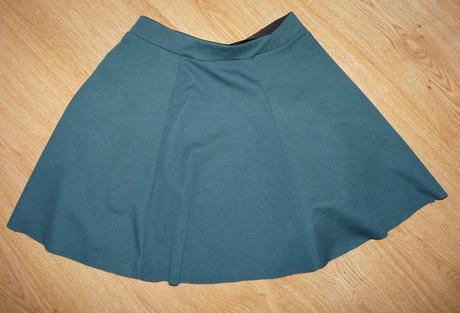 Tmavozelena do gumy, bershka,m