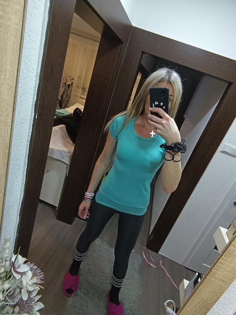 Tričko, vzadu s mašličkami veľ. s, s