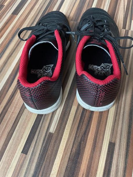 Tenisky na telesnu, 34