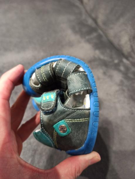 Sandálky, lasocki,24