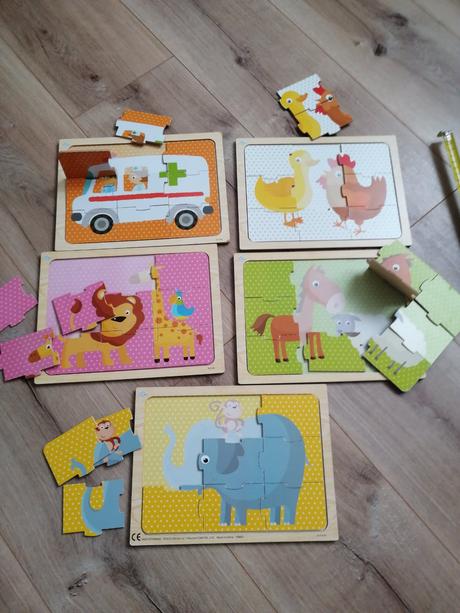 Puzzle zvieratá sanitka carousel,