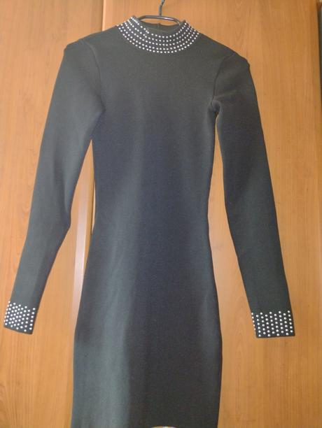 Šaty s výstrihom na chrbte, bershka,xs