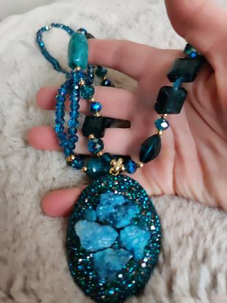 Dámsky náhrdelník,